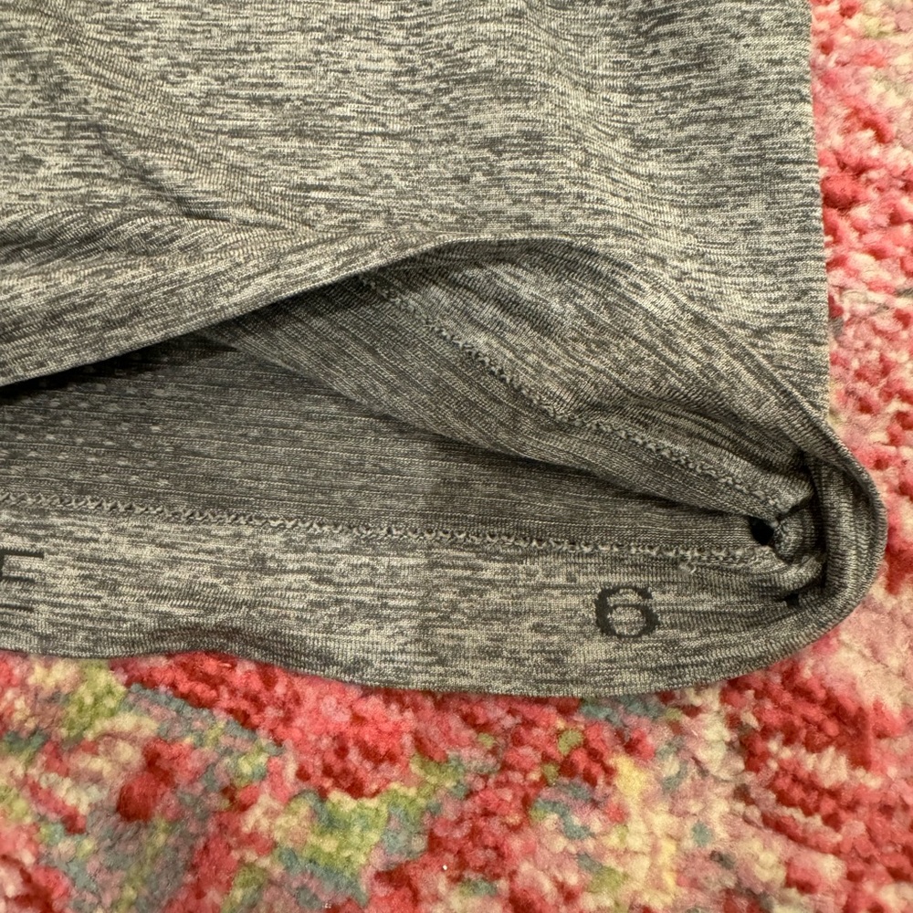 Lululemon heather grey size 6 swiftly tech short sleeve shirt